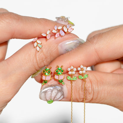 Daisy Petal Threader Earrings