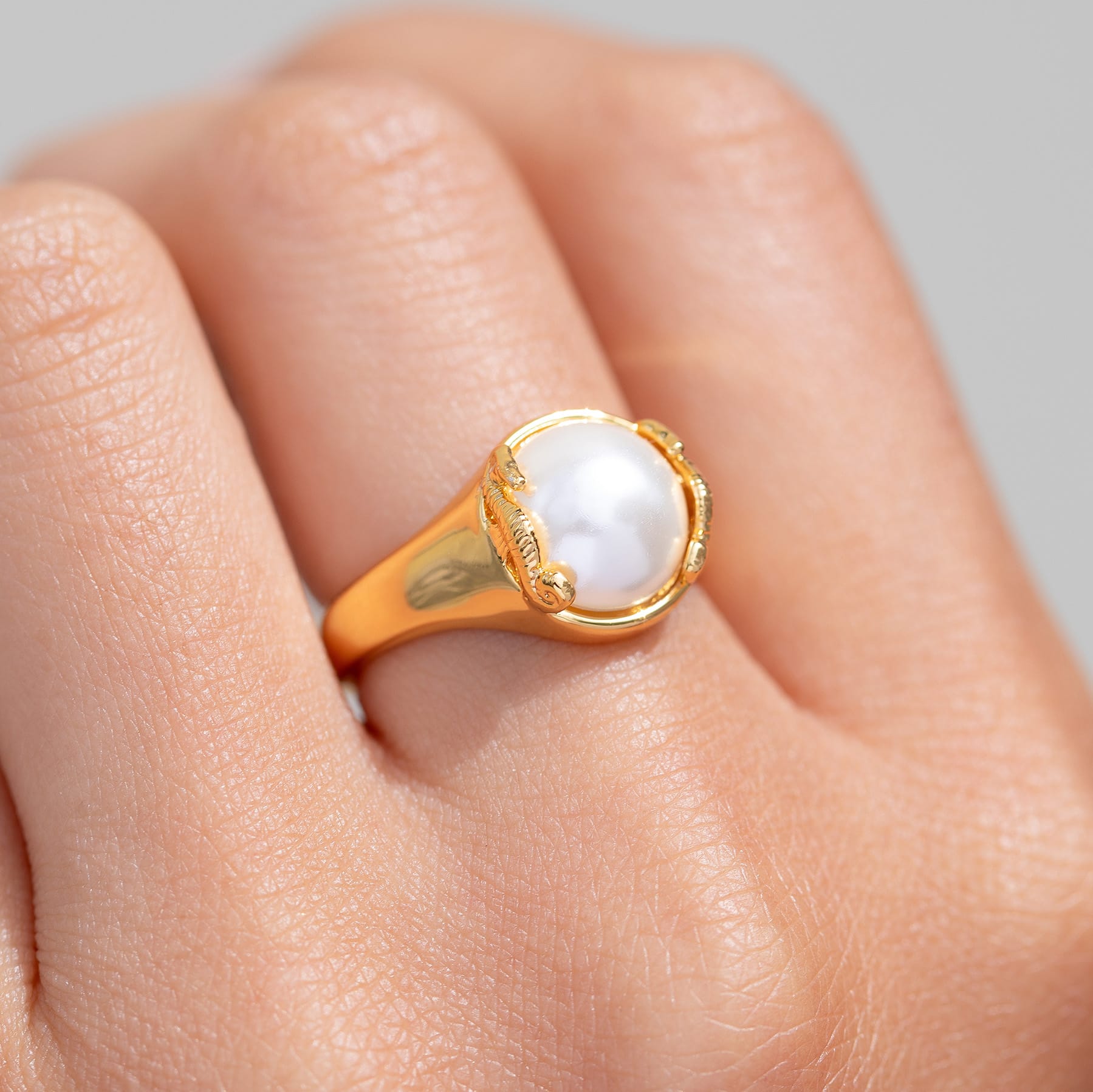 Shimmering Seahorse Pearl Ring
